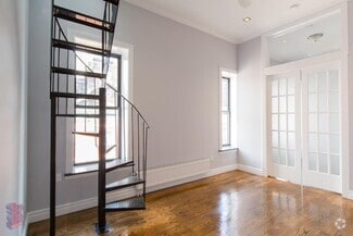 Building Photo - 202 E 13th St