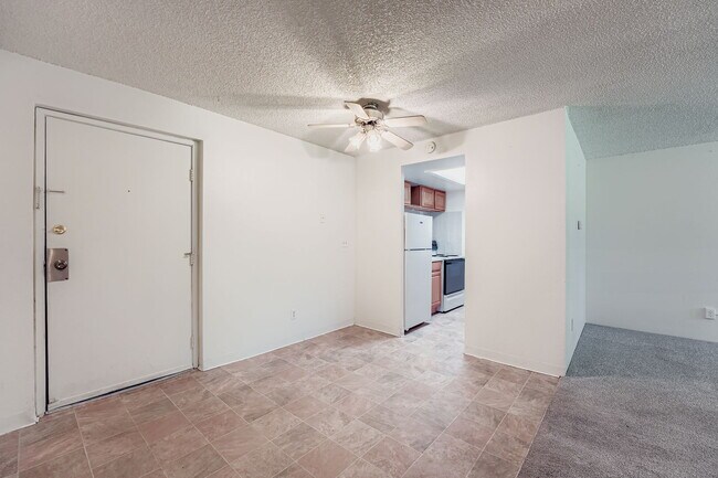 Building Photo - 1200 Golden Cir