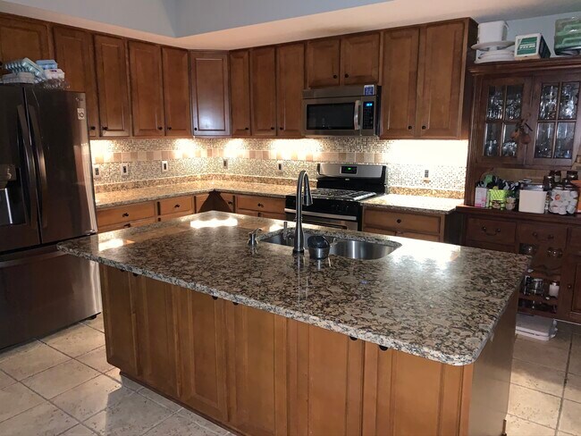 Building Photo - 2673 Sheffield Hill Way