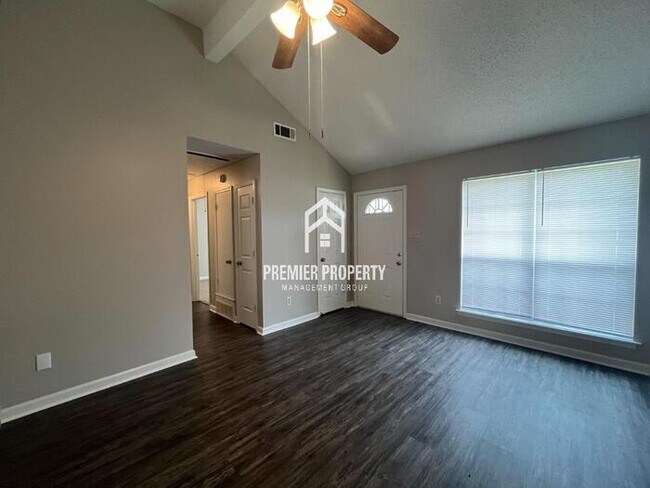 Foto del edificio - 1235 Breezy Gate Dr