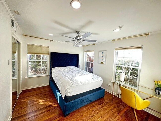 Building Photo - 4554 Saint Landry Dr