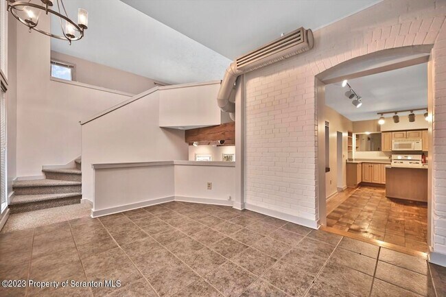 Building Photo - 1409 Penn Ave