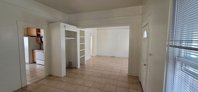 Building Photo - 2 bed 2bath Home For Rent, in the heart of...