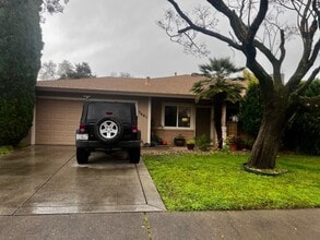 Building Photo - 3332 Jayanne Way
