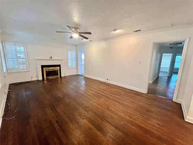 Building Photo - 2475 Evalon Ave