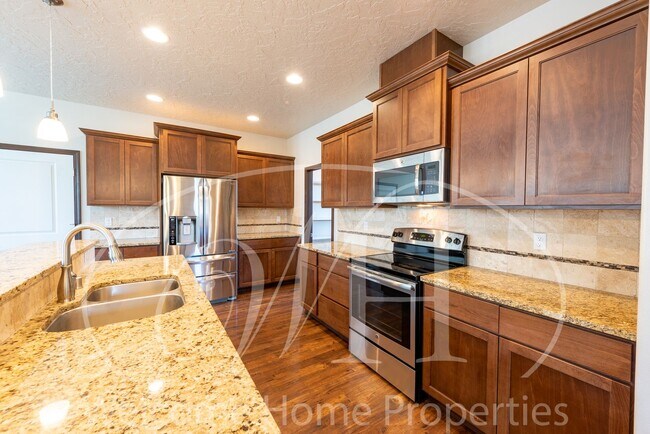 Foto del edificio - Newer Large Home in Great Neighborhood wit...