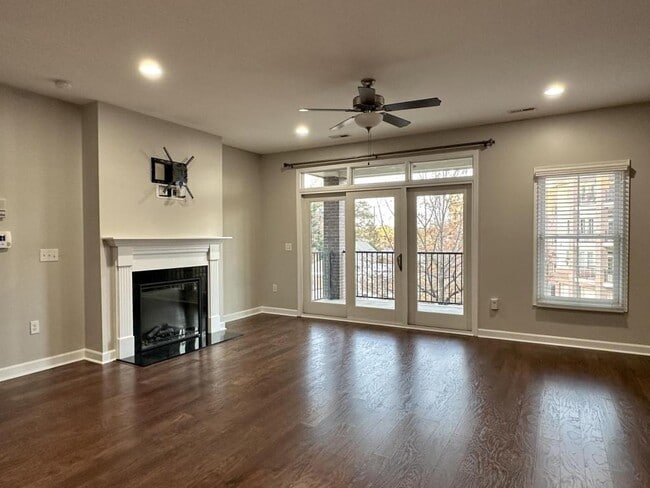 Foto del edificio - 283 Hugh Shelton Loop