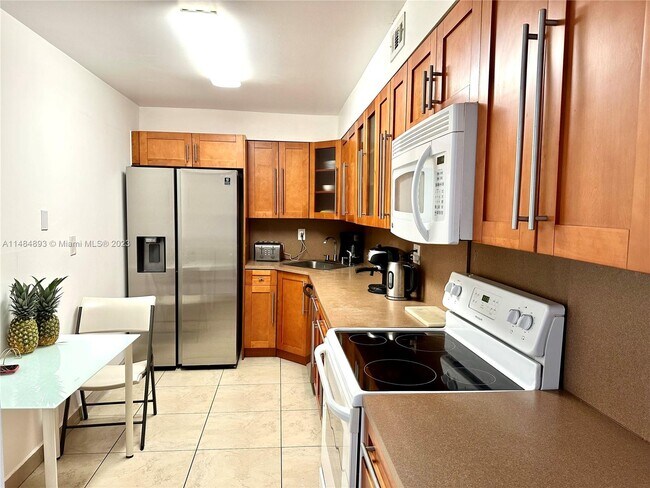 Foto del edificio - 1849 S Ocean Dr