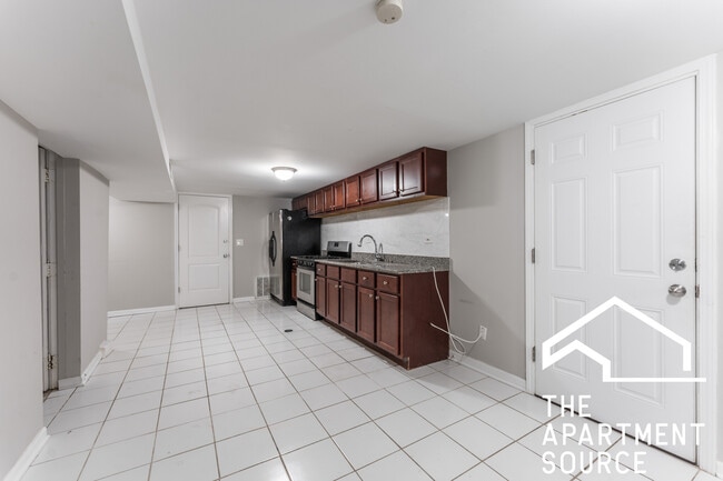 Photo - 1317 W Foster Ave Apartment