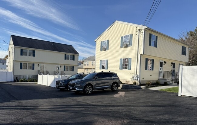 Side of House - 86 Central St Townhome