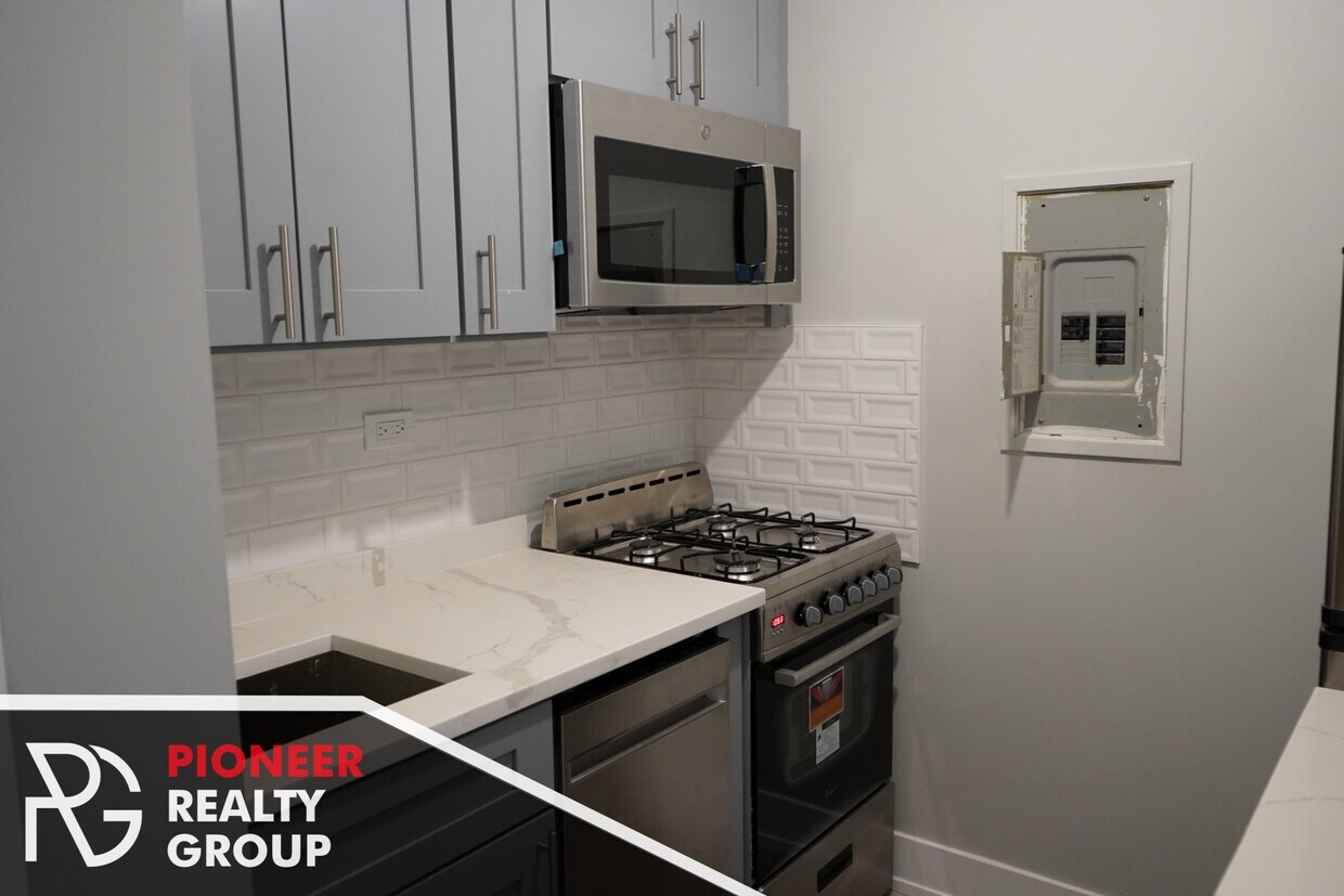 Foto principal - 501 W Belmont Ave