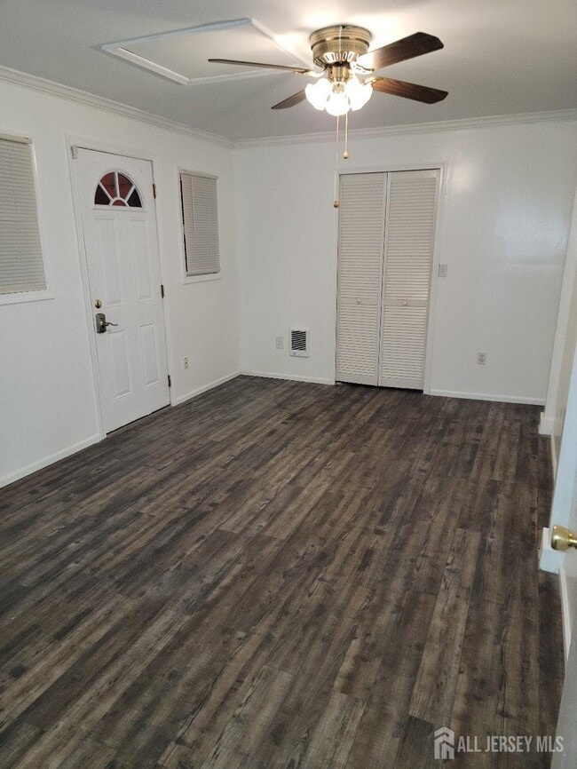 Building Photo - 8 Scheid Dr