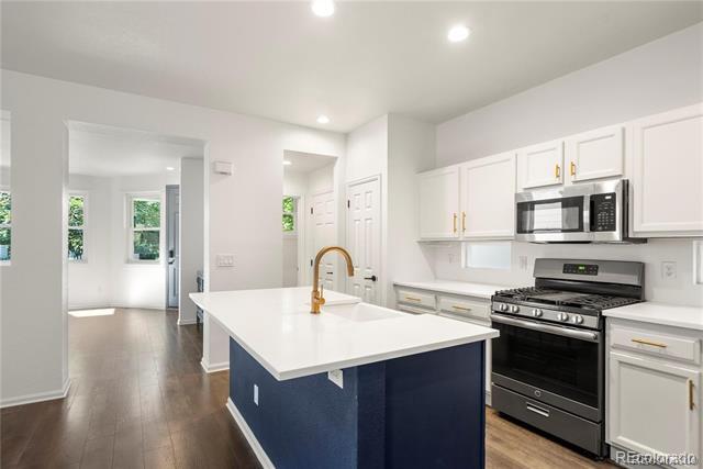 Building Photo - 2883 Central Park Blvd