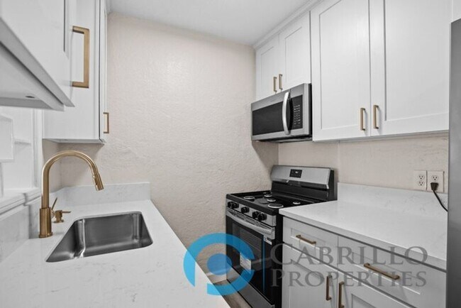 Foto del edificio - 2412 Chicago St