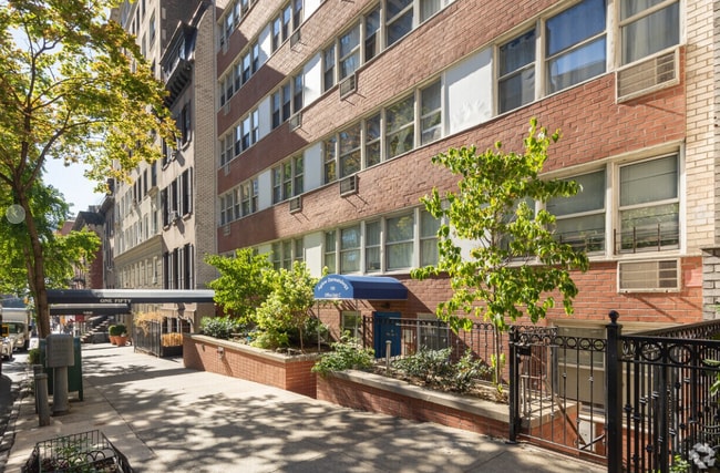 Building Photo - 150 E 37th St