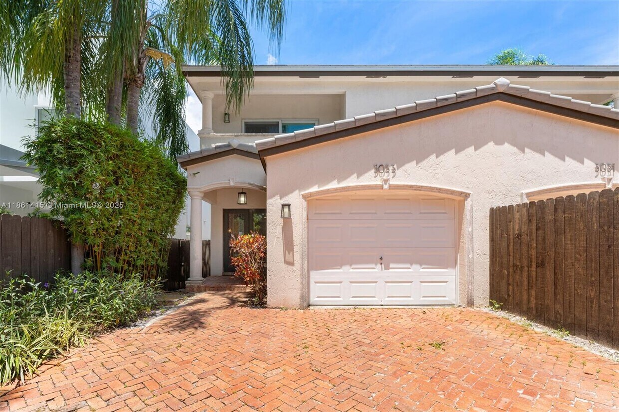Foto principal - 3053 Orange St
