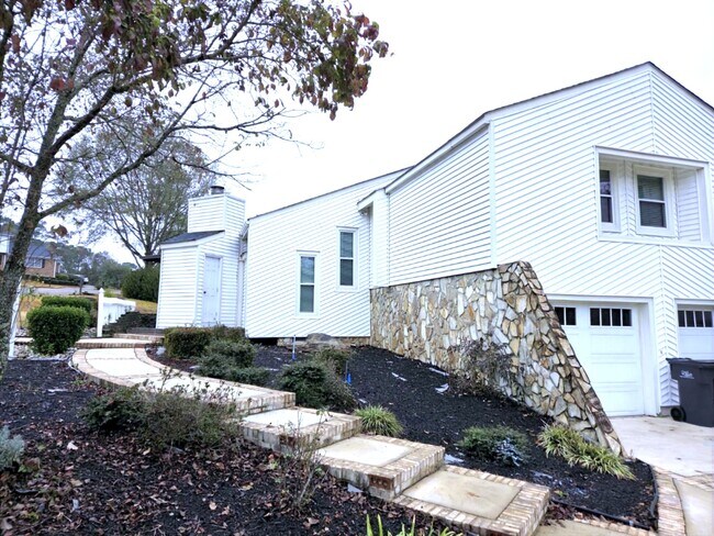 Building Photo - 2711 Butler Pl