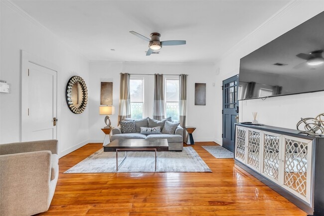 Building Photo - 618 Harvard St