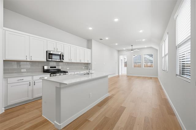 Building Photo - 4005 Sandstone Dr