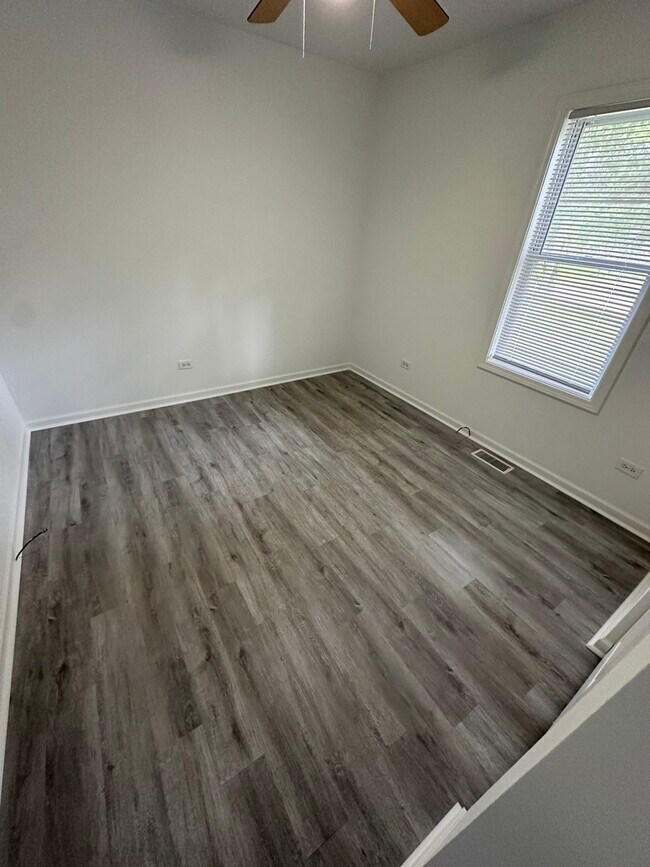 Building Photo - 22570 W Ridge Dr