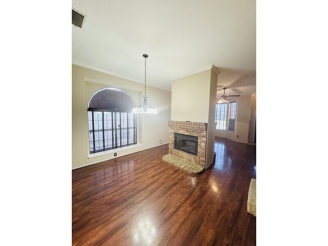 Foto del edificio - Must See!! 4 Bdrm 2.5 bath- MESQUITE****