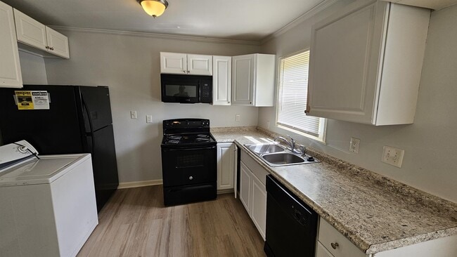 Photo - 900 Leigh Ave House