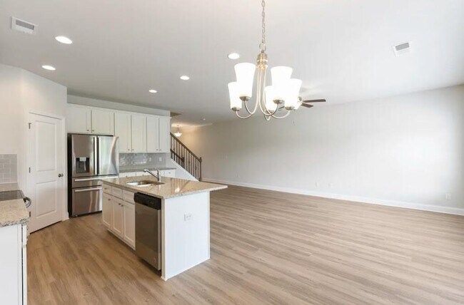 Building Photo - 519 Trickum Hill Dr
