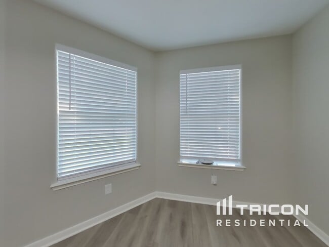 Building Photo - 4123 Pedernales River Ln