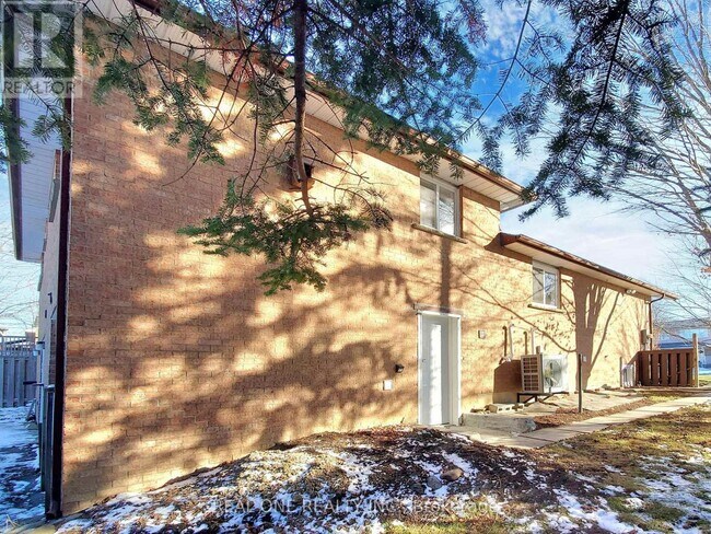 Photo du bâtiment - 47 Lowe Blvd