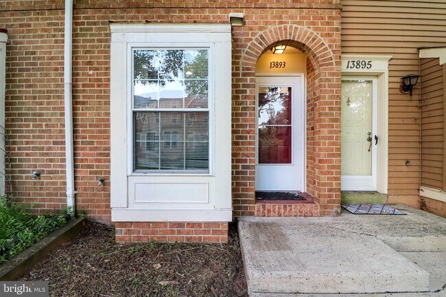Foto del edificio - 13893 Oyster Point Ct
