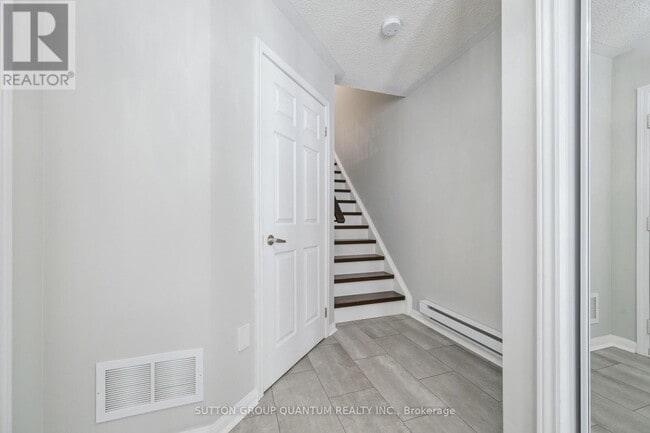 Photo du bâtiment - 3061 Dewridge Ave