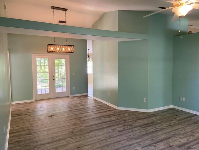 Building Photo - 4425 62nd Ct