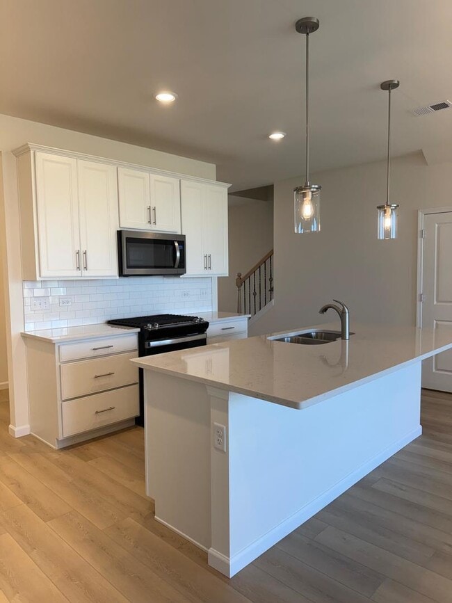 Foto del edificio - 660 Switchgrass Wy