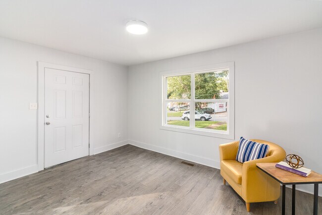 Building Photo - 204 Colleton Rd