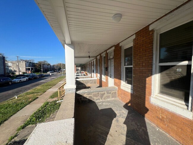 Photo - 3 Bed 1 Bath Renovated Townhouse