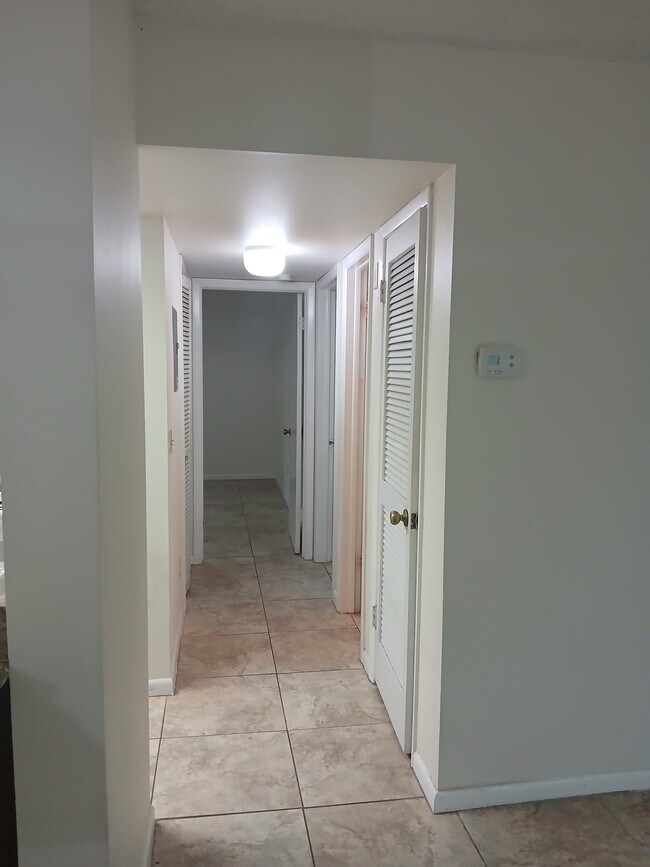 Foto del edificio - 4810 S Dauphin Ave