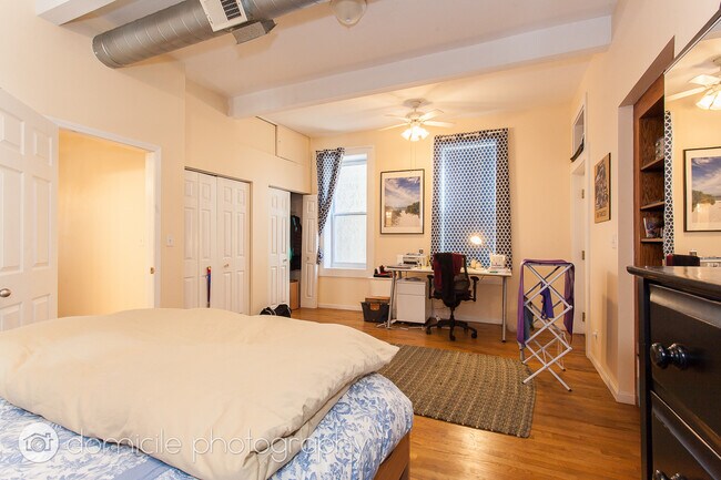 Foto del edificio - 1817 W Armitage Ave