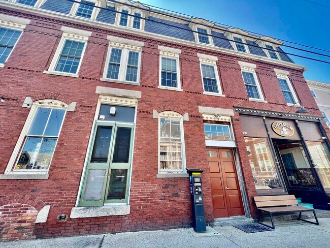 Building Photo - 282 Central Ave