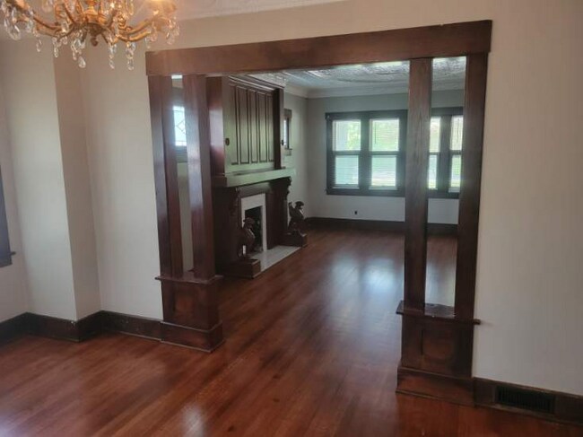Building Photo - 123 N 42nd St