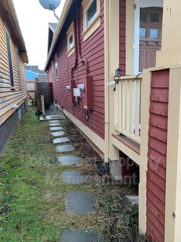 Photo - 532 NE Sumner St Apartment