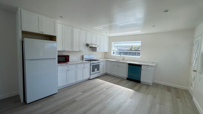 Foto del edificio - 3495 Carrillo Drive