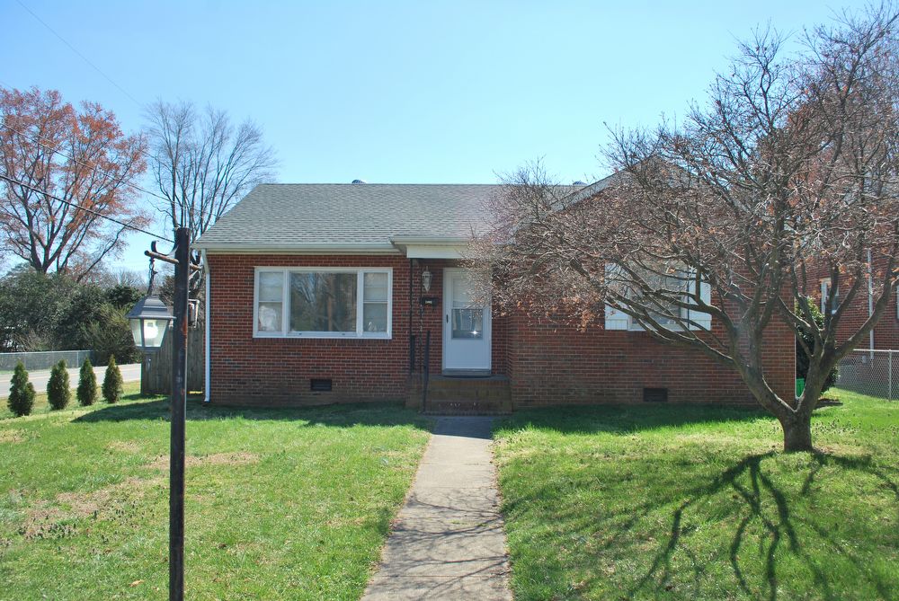 Primary Photo - 3001 Putney Rd