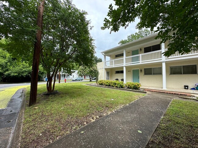 Ground floor unit - 603 Maplewood Ave