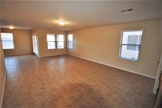 Foto del edificio - 11795 W Windrose Ave