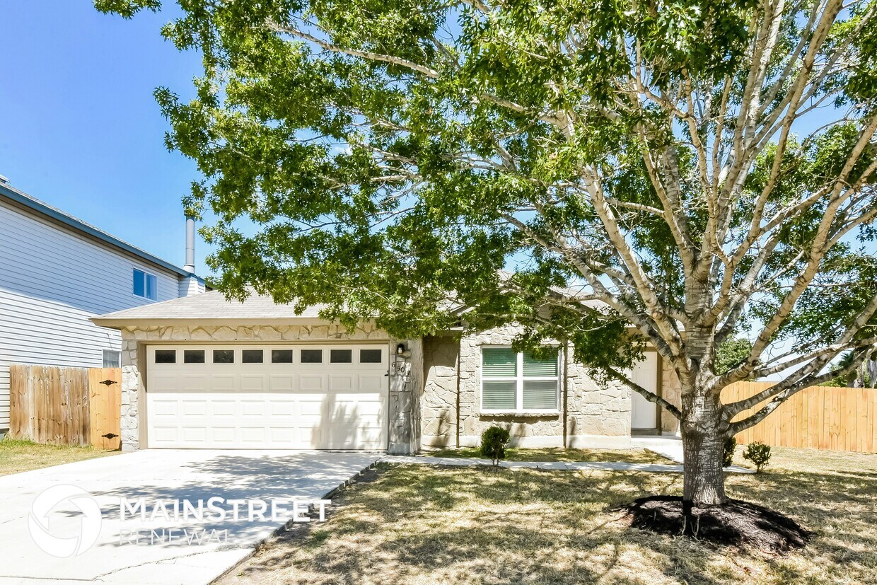 Foto principal - 6503 Beech Trail Dr