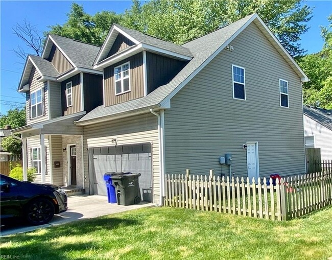 Building Photo - Stunning 4-Bedroom in Norfolk