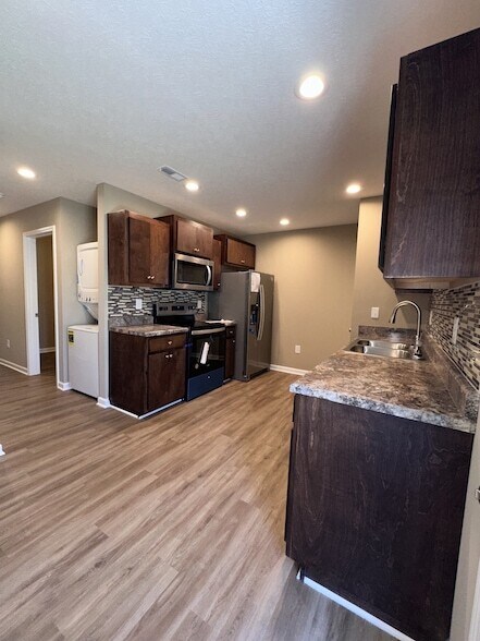 Foto principal - 517 Weaver St