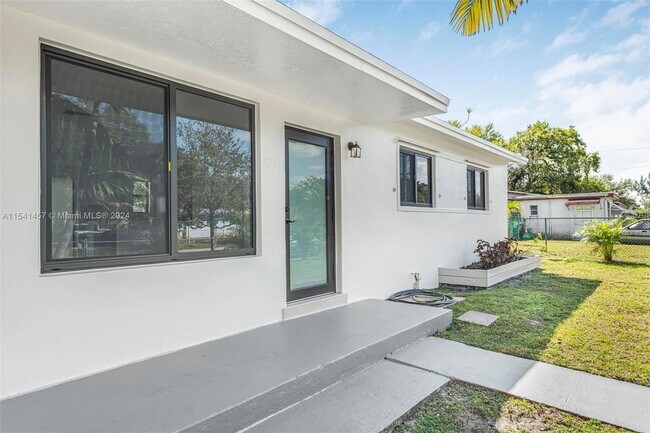 Foto del edificio - 3241 SW 40th Ave