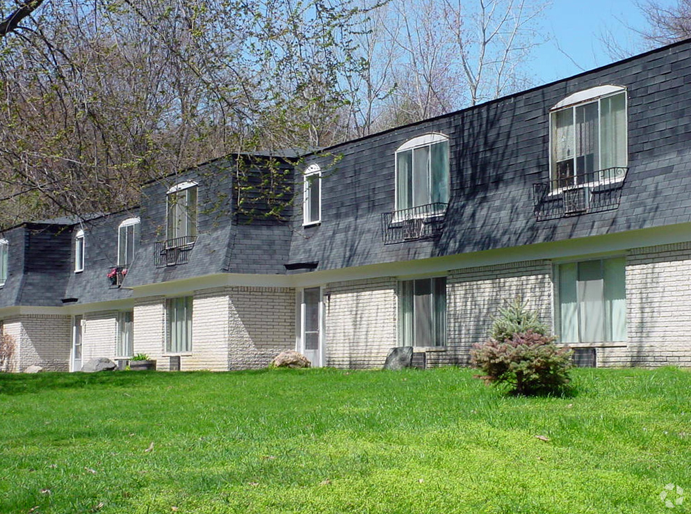 Primary Photo - Clarkston Corners Apartments