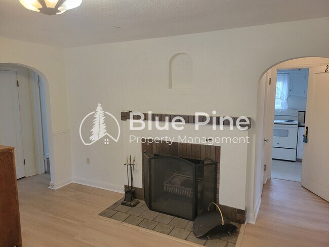 Foto del edificio - 302 12th St